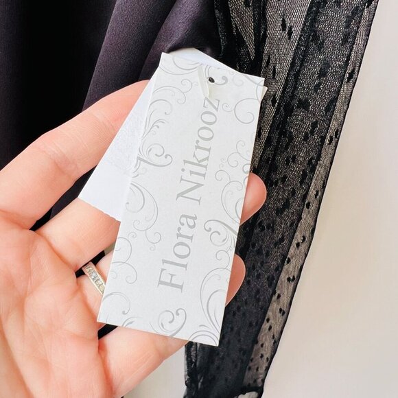 Flora Nikrooz NWT Showstopper lace / satin robe , black, Size M - Picture 5 of 9